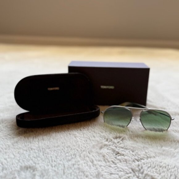 Tom Ford Aviator Sunglasses - Picture 2 of 13